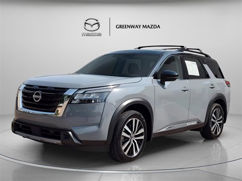 Used 2025 Nissan Pathfinder Platinum w/ Cargo Package image 4