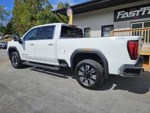 Used 2021 GMC Sierra 2500 SLE w/ SLE Value Package; image 2