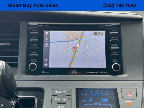 Used 2019 Toyota Sienna SE image 33