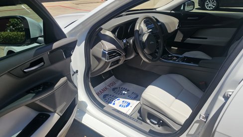 Used 2019 Jaguar XE image 23