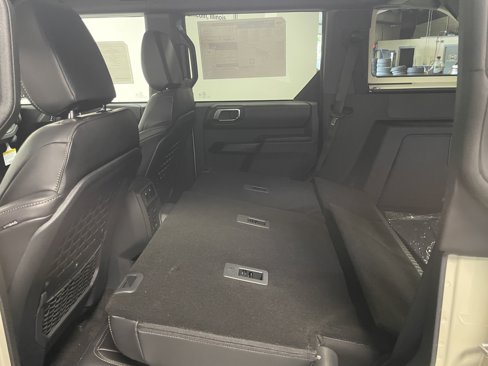 New 2025 Ford Bronco Badlands image 24