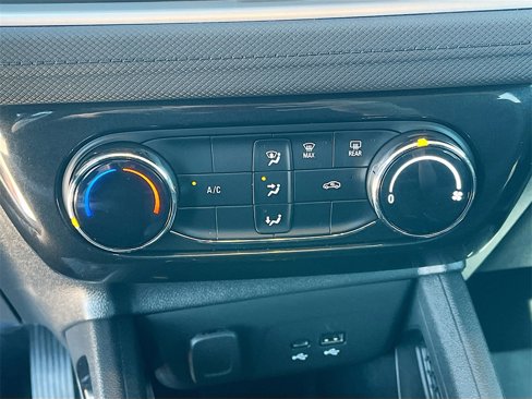 Used 2025 Chevrolet TrailBlazer LT w/ Driver Confidence Package image 15