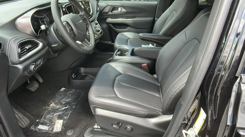 New 2025 Chrysler Pacifica Select image 17