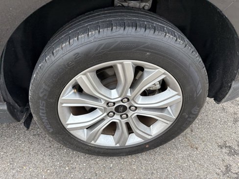 Used 2024 Ford Edge Titanium image 14