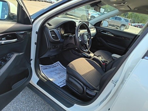 Used 2023 Kia Seltos S w/ Navigation Package image 11