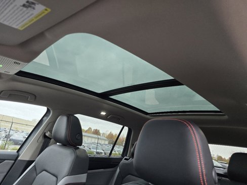 New 2025 Volkswagen Atlas Peak Edition SE image 17