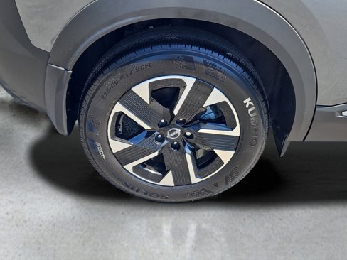 Used 2025 Nissan Kicks SV image 18