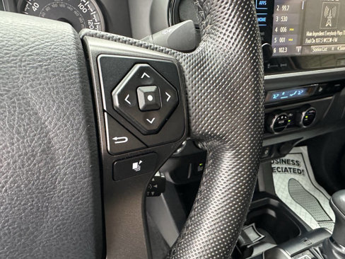 Used 2017 Toyota Tacoma TRD Sport image 18
