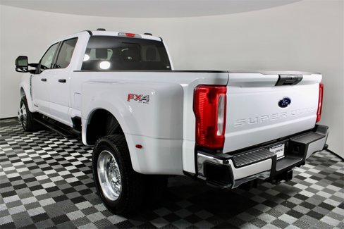 Used 2025 Ford F450 XLT w/ FX4 Off-Road Package image 6