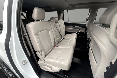 Used 2024 Jeep Wagoneer L 4WD w/ Premium Group I image 27