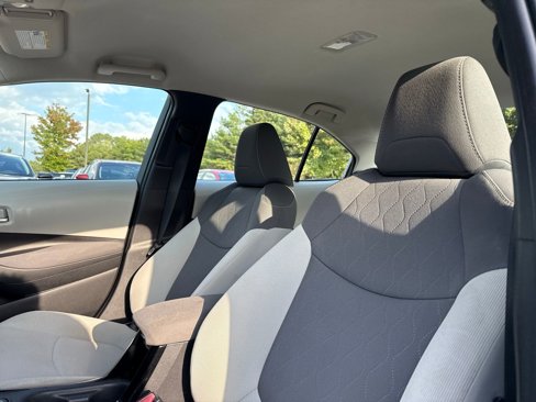 Used 2020 Toyota Corolla LE image 16