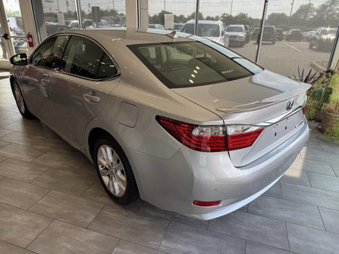 Used 2014 Lexus ES 300h image 5