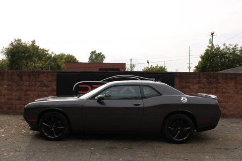 Used 2023 Dodge Challenger SXT image 2