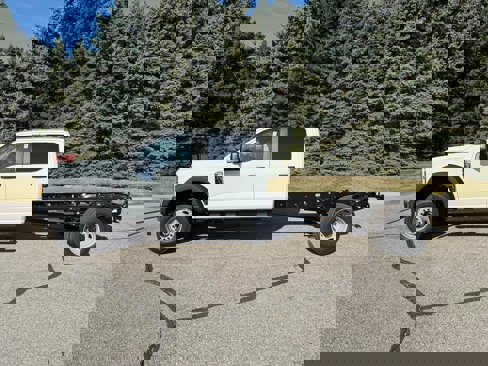 New 2026 Ford F550 4x4 Crew Cab image 7