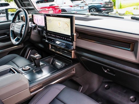 Used 2025 GMC Hummer EV 2X image 40