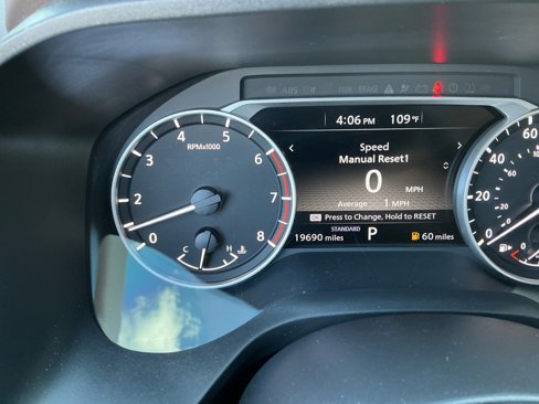Used 2023 Nissan Rogue S image 11