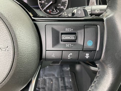 Used 2024 Nissan Pathfinder SV image 32