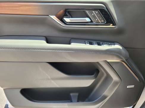 New 2025 GMC Yukon Denali w/ Denali Reserve Package image 7