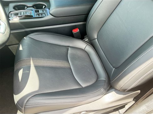 Used 2025 Honda Pilot Touring image 19