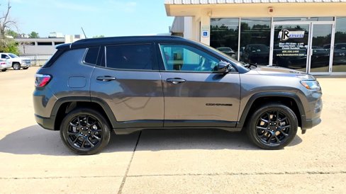 Used 2023 Jeep Compass Latitude w/ Convenience Group image 8