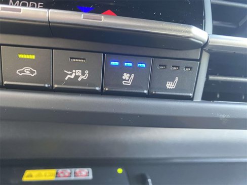 New 2025 Toyota Sienna Platinum image 24