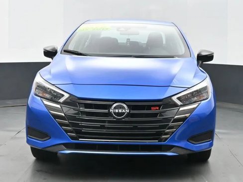 Used 2024 Nissan Versa SR image 3