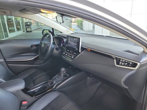 Used 2022 Toyota Corolla LE image 30