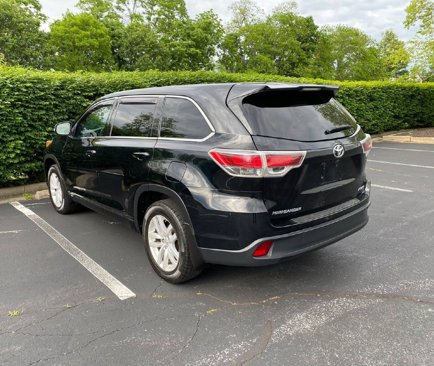 Used 2015 Toyota Highlander LE image 3