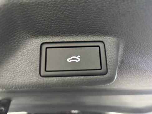 New 2025 Volkswagen ID. Buzz 1st Edition image 18