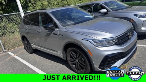 Certified 2022 Volkswagen Tiguan SE R-Line image 1