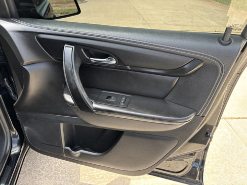 Used 2015 GMC Acadia SLE image 13