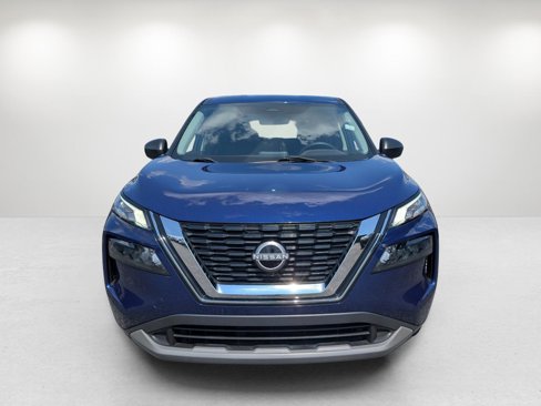 Used 2023 Nissan Rogue S image 2