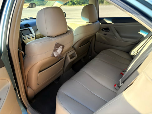 Used 2011 Toyota Camry LE image 12