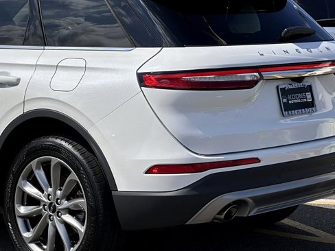 Certified 2022 Lincoln Corsair AWD w/ Premium Package image 6