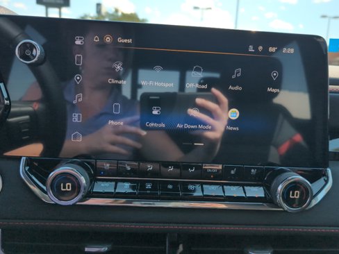 New 2025 Chevrolet Colorado Z71 w/ Technology Package image 13
