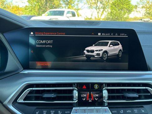 Used 2022 BMW X5 xDrive40i w/ Premium Package image 27