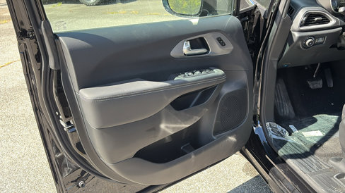 New 2026 Chrysler Pacifica Select image 8