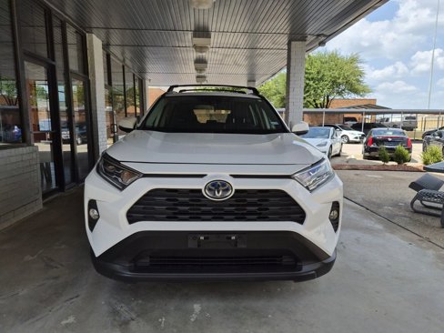 Used 2021 Toyota RAV4 XLE image 1