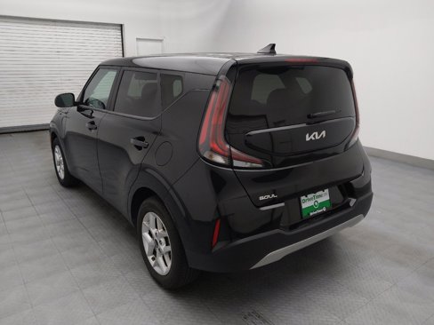 Used 2023 Kia Soul LX w/ LX Technology Package image 5