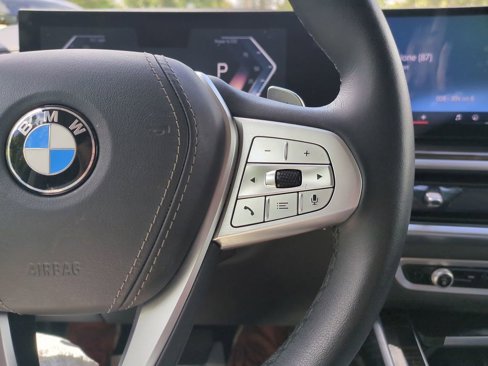 Used 2025 BMW X7 xDrive40i image 27