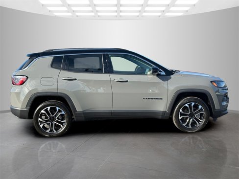 Certified 2022 Jeep Compass Limited image 8