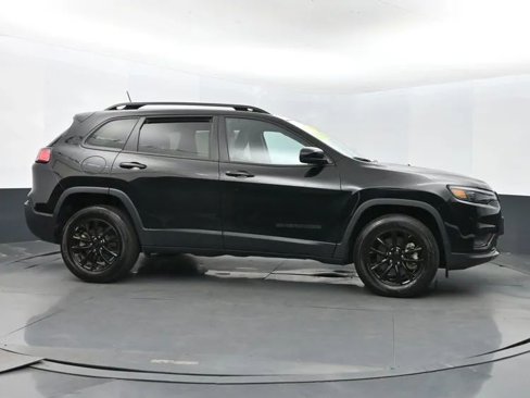 Used 2023 Jeep Cherokee Altitude Lux image 4