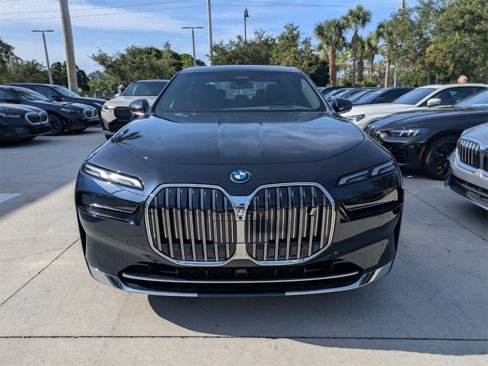 New 2025 BMW i7 eDrive50 w/ Premium Package image 2