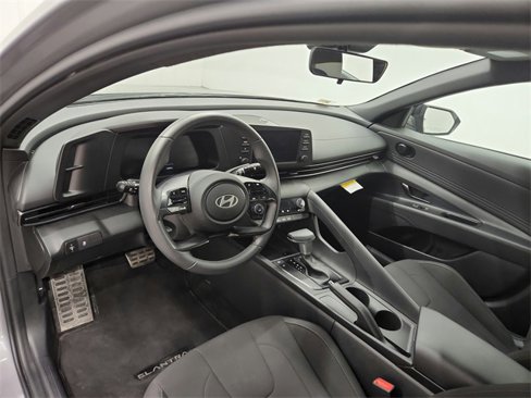Used 2025 Hyundai Elantra Sport w/ Cargo Package image 18