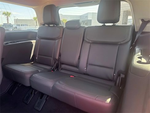 New 2025 Ford Expedition Active image 7