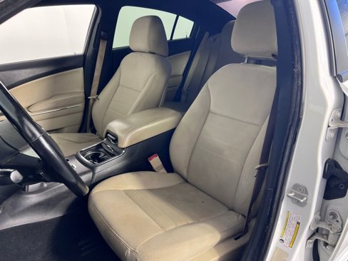 Used 2014 Dodge Charger SE w/ Connectivity Group image 11
