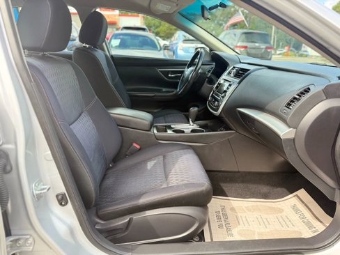 Used 2016 Nissan Altima 2.5 SV image 21