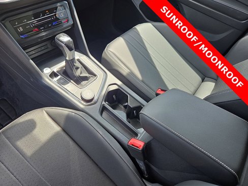 Used 2022 Volkswagen Tiguan SE image 25