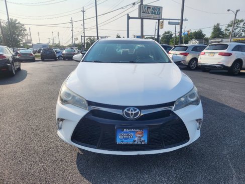 Used 2016 Toyota Camry LE image 2