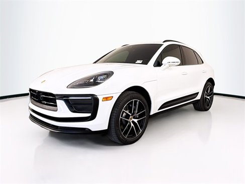 Certified 2024 Porsche Macan image 1